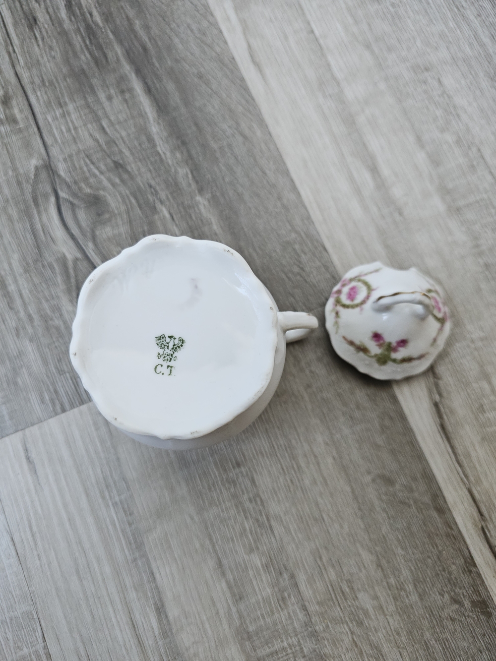 Porcelain Covered Sugar Bowl with Pink Rose Garland - Picture 12 of 16